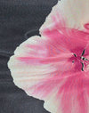 Schwarz mit rosa Aquarellblume