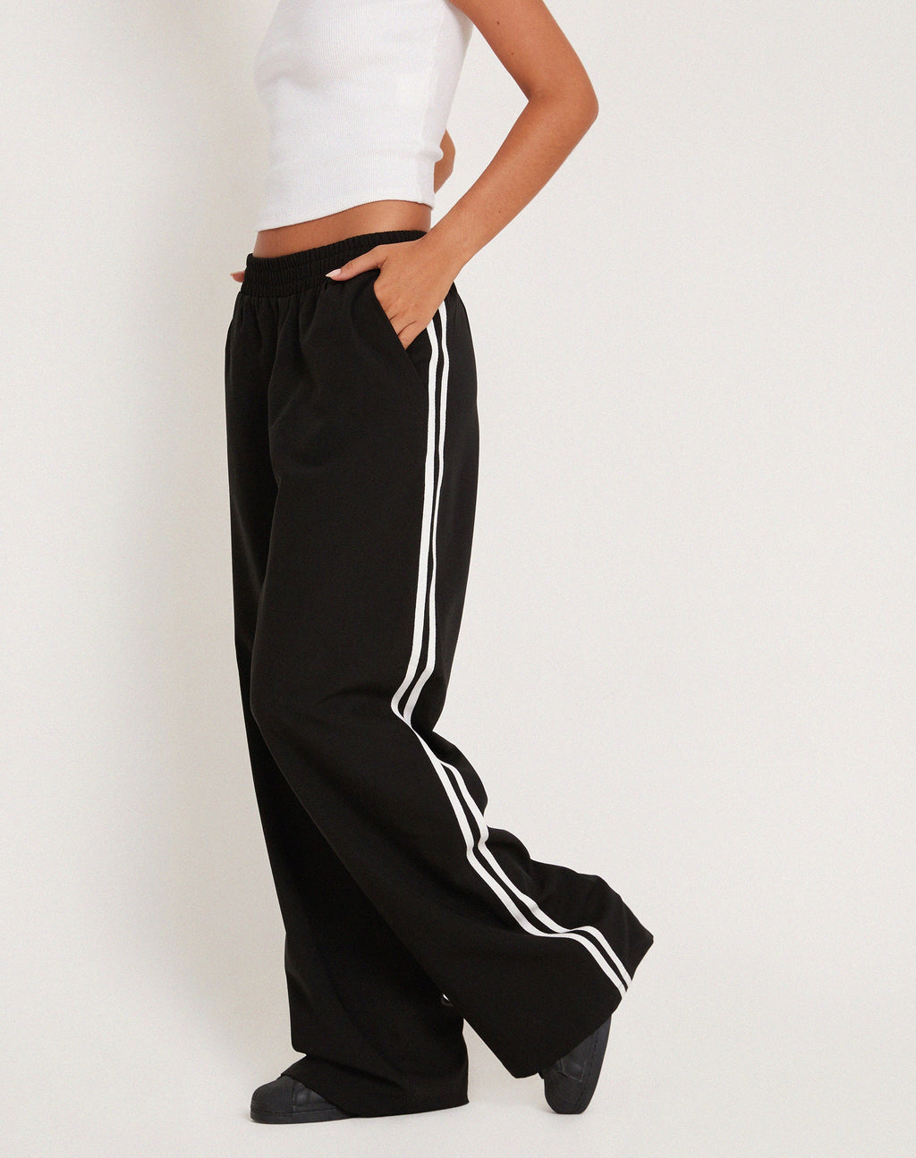 Bennett Hose mit weitem Bein in Tailoring Schwarz mit weißem Streifen