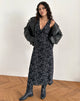 Bild von Gabriela Kleid in Vine Flocked Floral Ocean Storm