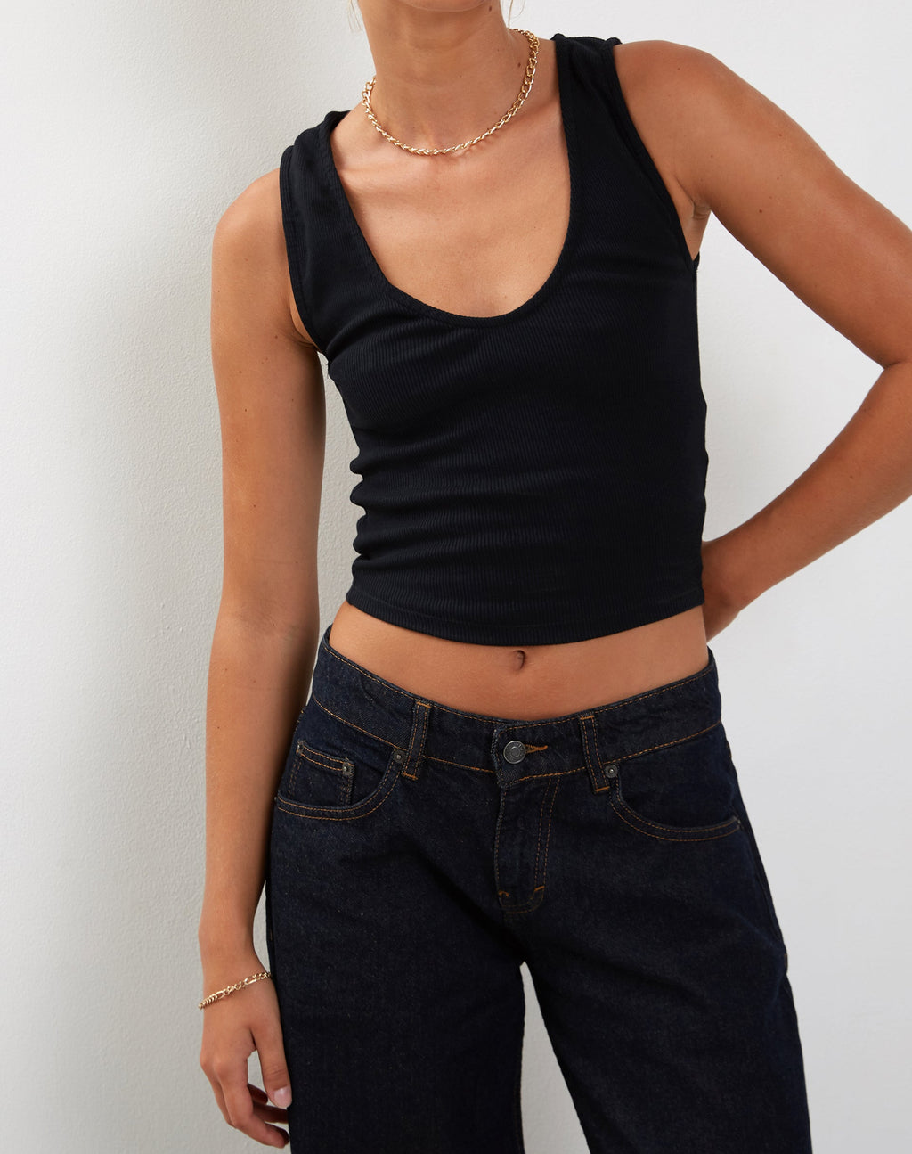 Jastio Vest Top aus schwarzem gerippten Jersey