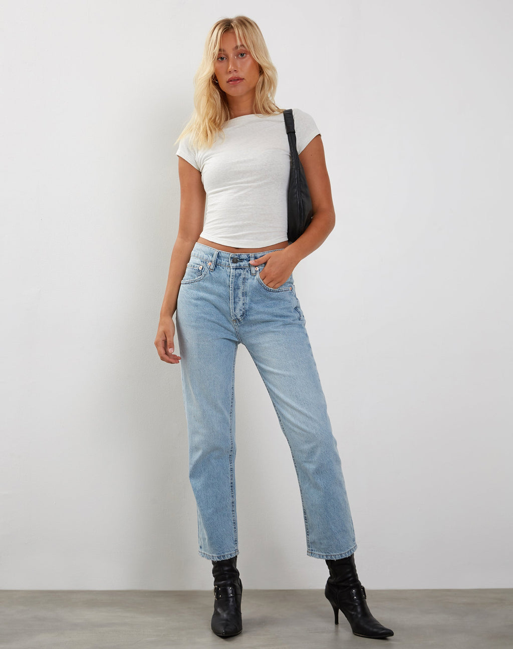 Mid Rise Straight Leg Jeans aus Denim in Bleiche
