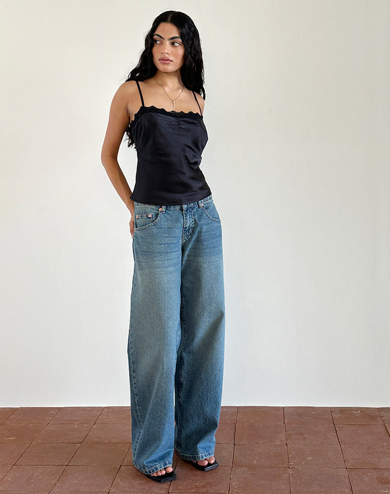 Kira Top aus schwarzem Satin mit schwarzer Spitze