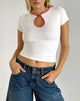 Bild von Monsel Tie Front Top in Weiß mit roter Gingham-Bindung