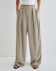 Image of Nala Breite Bundfaltenhose in Taupe Tailoring