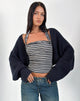 Bild von Nuria Shrug in Marineblau