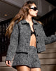Image of Quinnie Maßgeschneiderte Jacke in Schwarz und Weiß