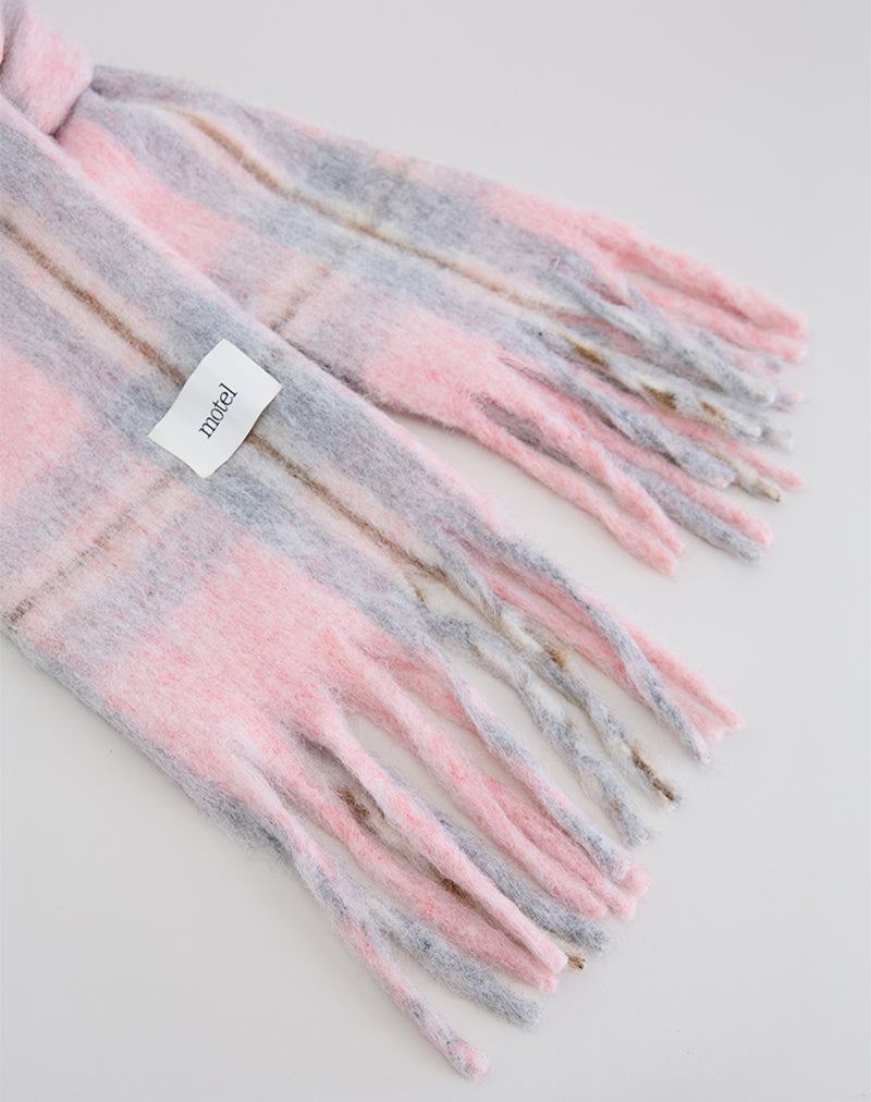 Schal aus gebürstetem Wollstrick mit rosa Karo