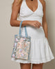 Image of Shi Bag in natürlicher Spitzenstickerei mit blauem Satineinband