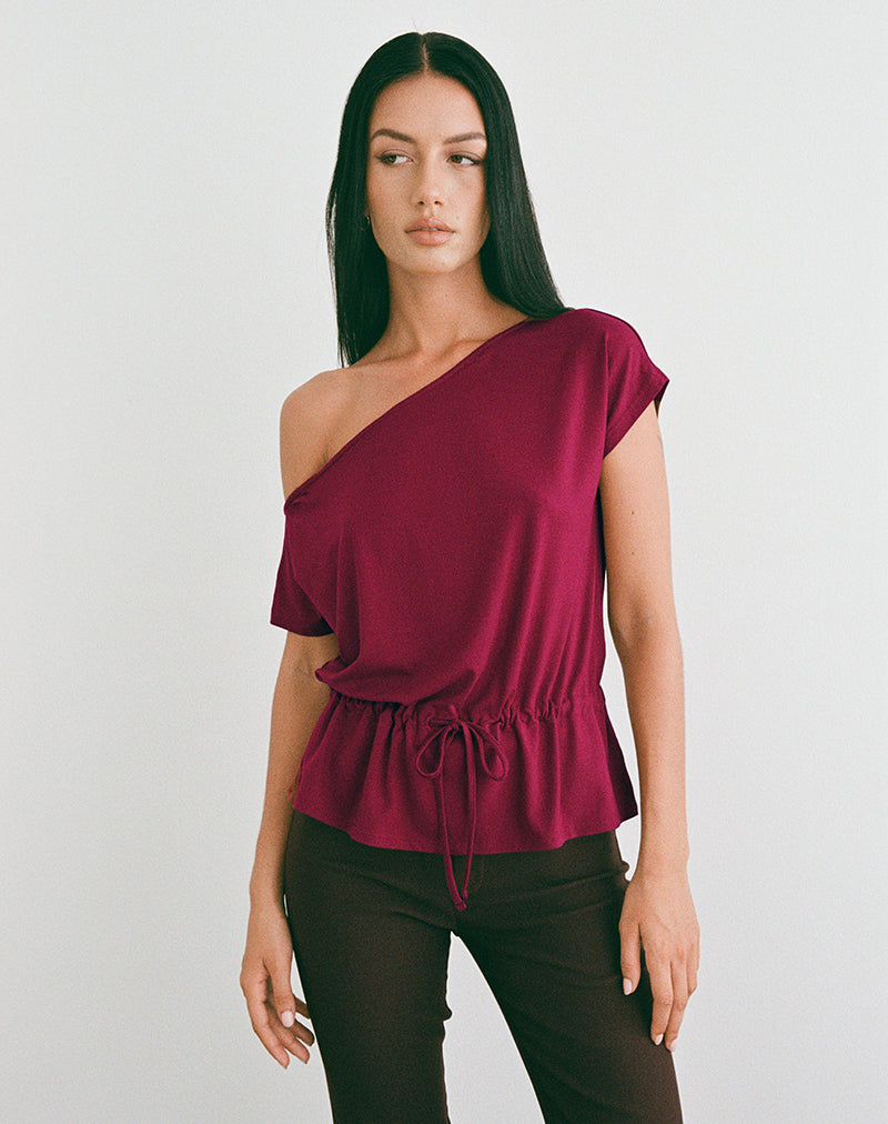 Image of Sika One Shoulder Top in Burgund mit Bindegürtel