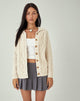 Bild von MOTEL X JACQUIE Triny Strickjacke in Kabelstrick Hafermehl