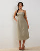 Image of Una Midi-Slipkleid aus schiefergrünem Leinen mit ausgefranstem Saum