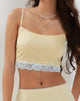 Image of Virni Cami Crop Top aus blassgelbem Satin