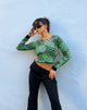 Bild von Youta Crop Top in Geo Polka Arcadian Green