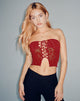 Abbildung des Claryn Crop Tops aus rotem Flockmesh