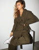 Image des Blazers mit Gürtel in Khaki mit Nadelstreifen