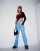Abbildung der Zyanna Flare Trouser in PU Azure Blue
