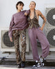 Bild von Roider Jogger in brauner Waschung LAmour Motel Label Embro