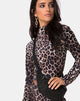 Bild von Lara Crop Top in Samt Braun Leopard