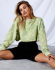 Bild von Fawly Crop Top in Small Graffiti Flower Sage