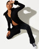 Bild von Lorina Cardi in Schwarz