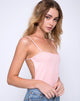 Image von Lucia Mieder in geripptem Blush