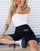 Bild von Yubi Short in Schwarz Angel Embro in Weiß