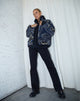 Nereo Jacke in Ripple Blau Schwarz und Elfenbein