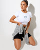 Bild von Tindy Crop Top in Weiß Rose Kette Liebe Blau Stickerei
