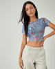 Bild von MOTEL X JACQUIE Tonia Bedrucktes Top in Lumen Mesh Blau