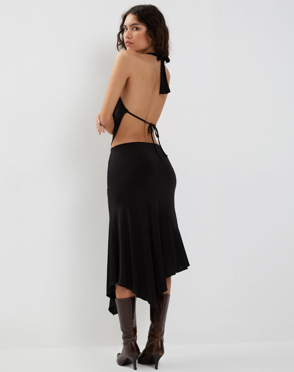 Xena Neckholder Crop Top in Schwarz