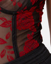 Romantischer roter Rosenschwarm