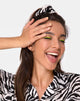 Bild von Scrunchie in 90s zebra
