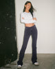 IMAGE OF Ausgefranste Low Rise Jeans in Vintage Schwarz