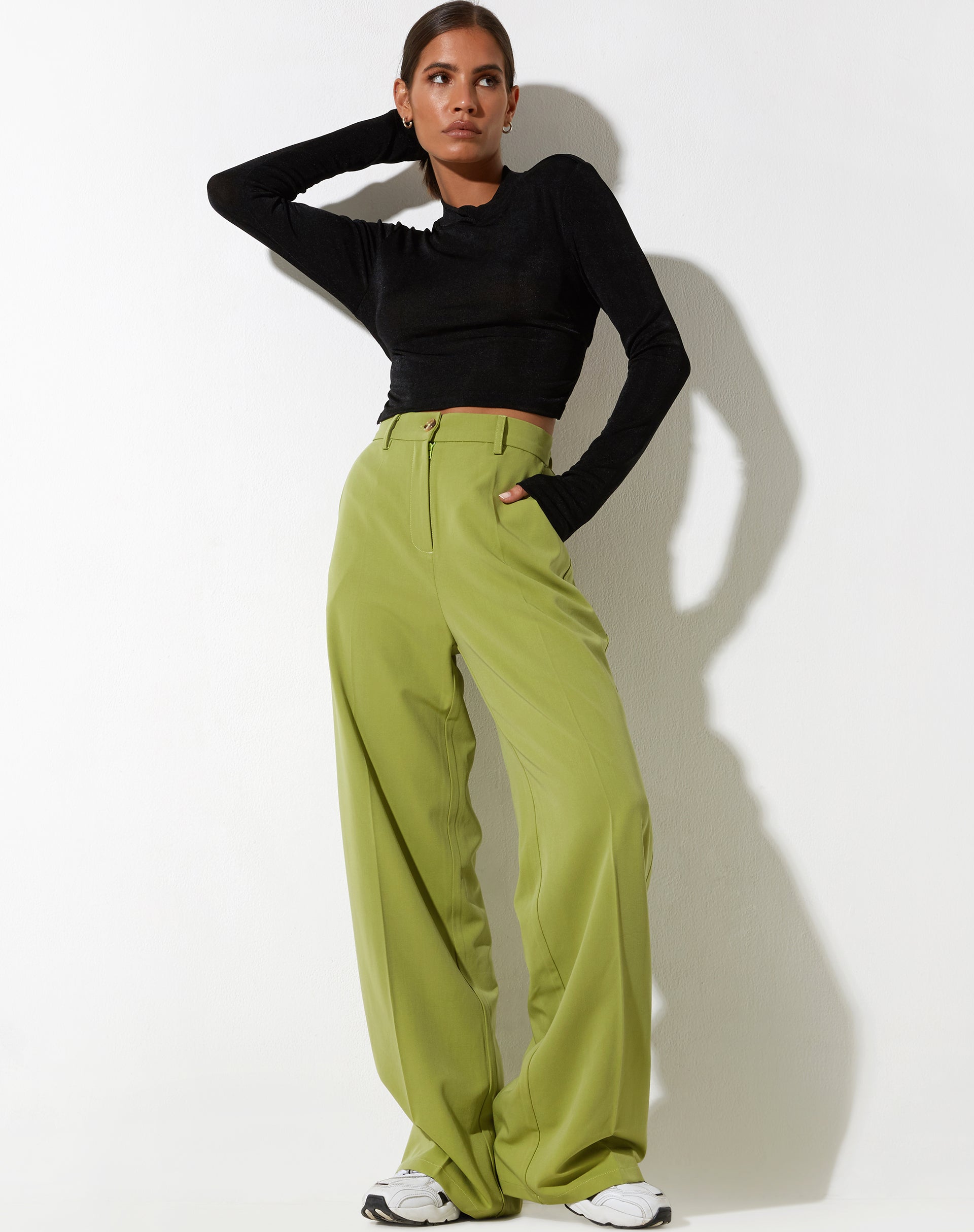 Abbildung der Abba Straight Leg Trouser in Tailoring Apple Green