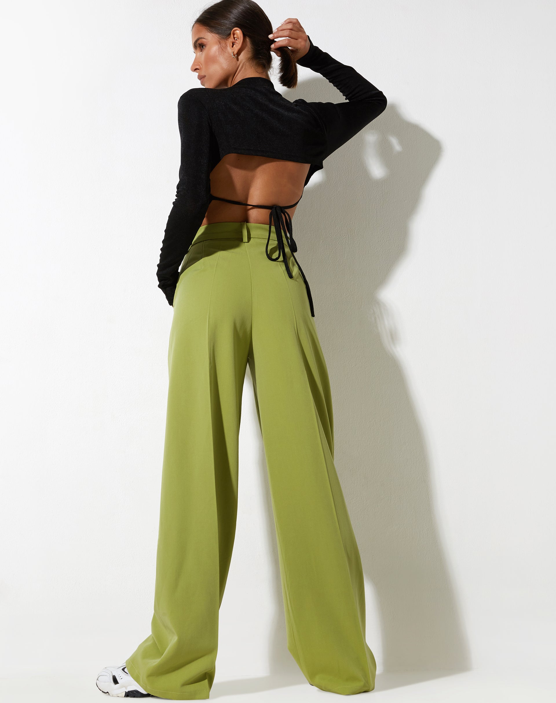 Abbildung der Abba Straight Leg Trouser in Tailoring Apple Green