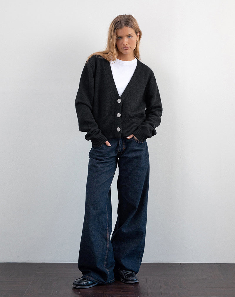 Acera Strickjacke in Schwarz mit silbernen Blumenknöpfen