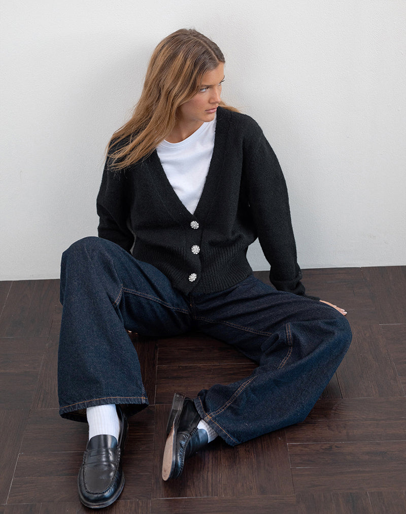 Image of Acera Strickjacke in Schwarz mit silbernen Blumenknöpfen