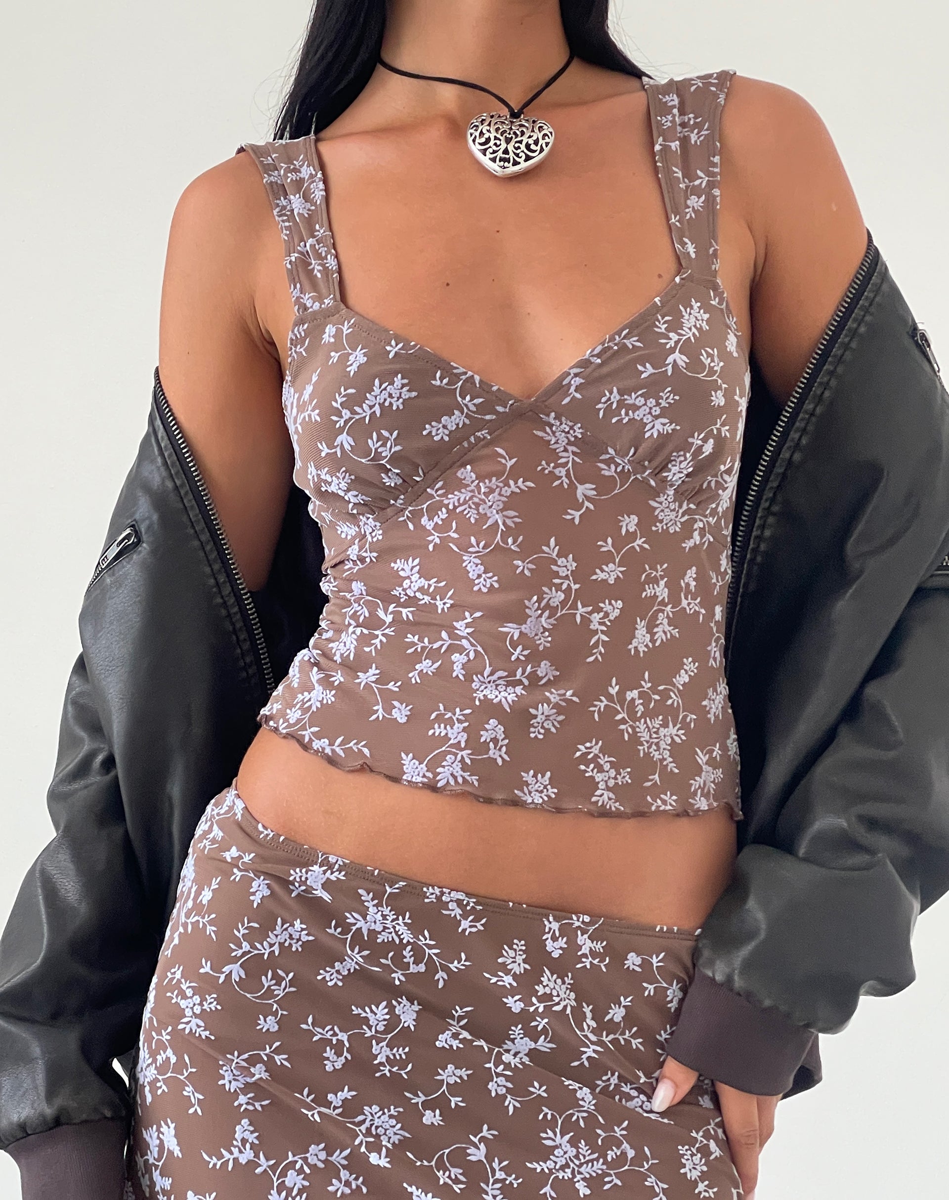 Bild von Aerin Mesh Cap Sleeve Top in Botanist Flock Dark Taupe