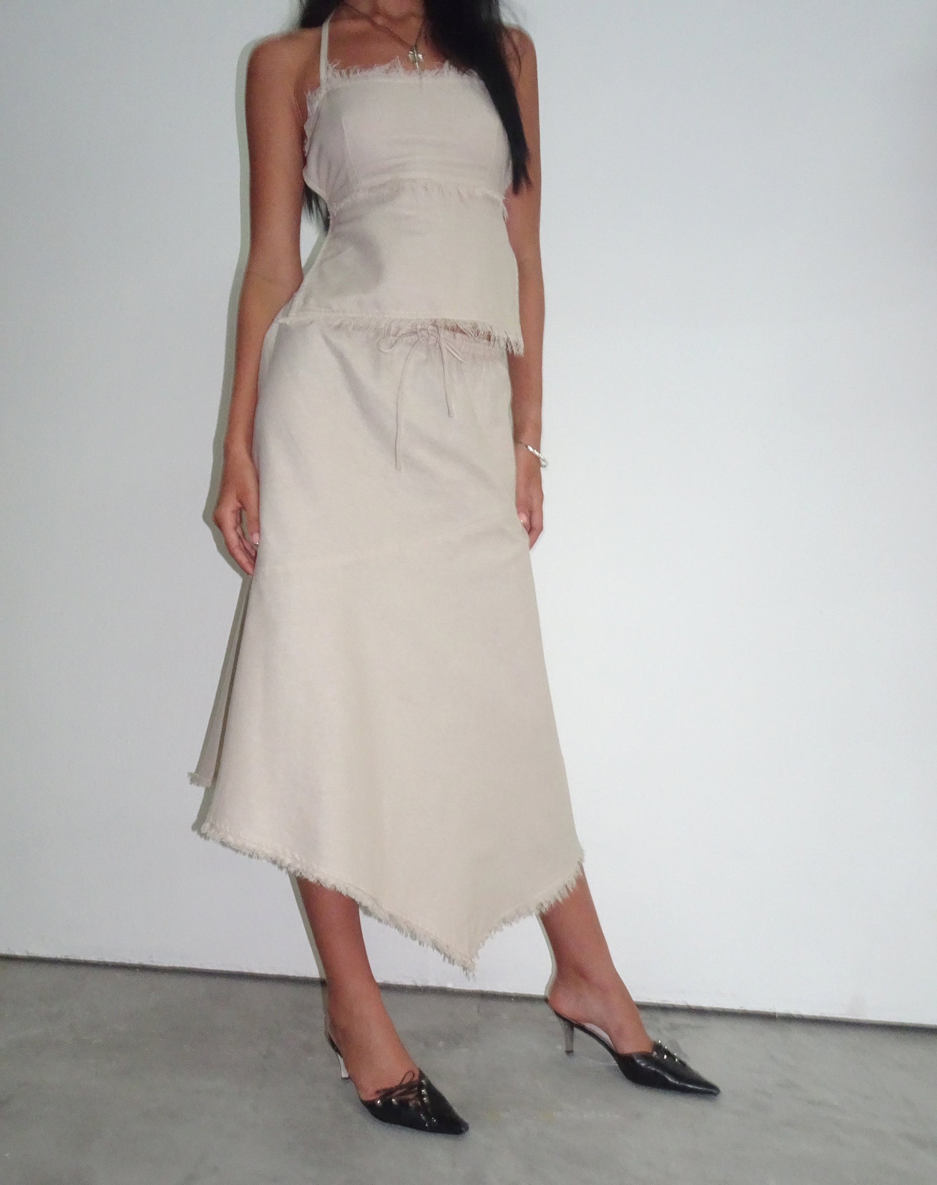 Bild von Yvaine Asymmetrischer Midirock in Ecru