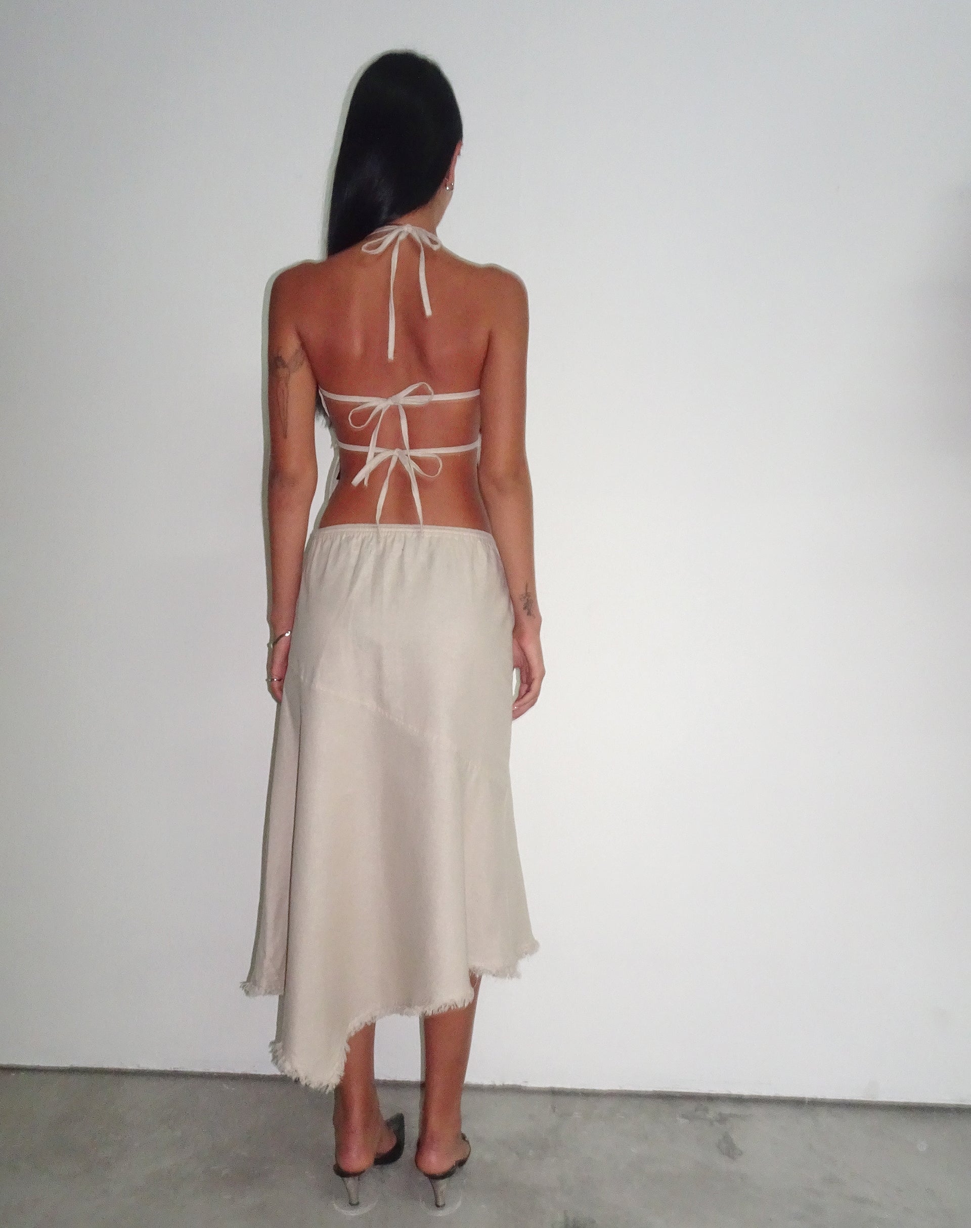Bild von Yvaine Asymmetrischer Midirock in Ecru