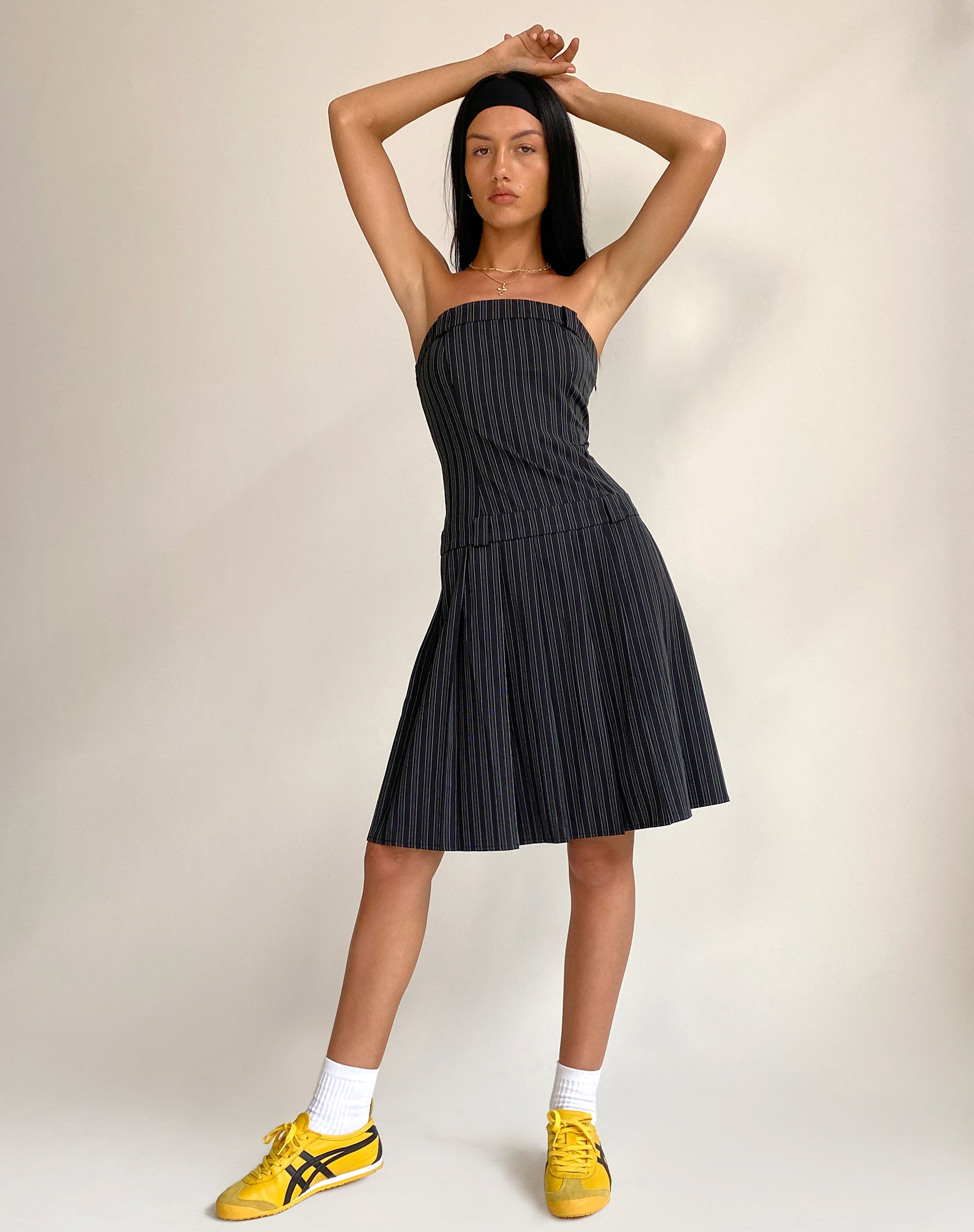 Image of Aldari Bandeau Midikleid in Tailoring Schwarz Nadelstreifen