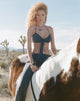 Bild von Alohi Tie Bralette aus Cupro Ocean Storm