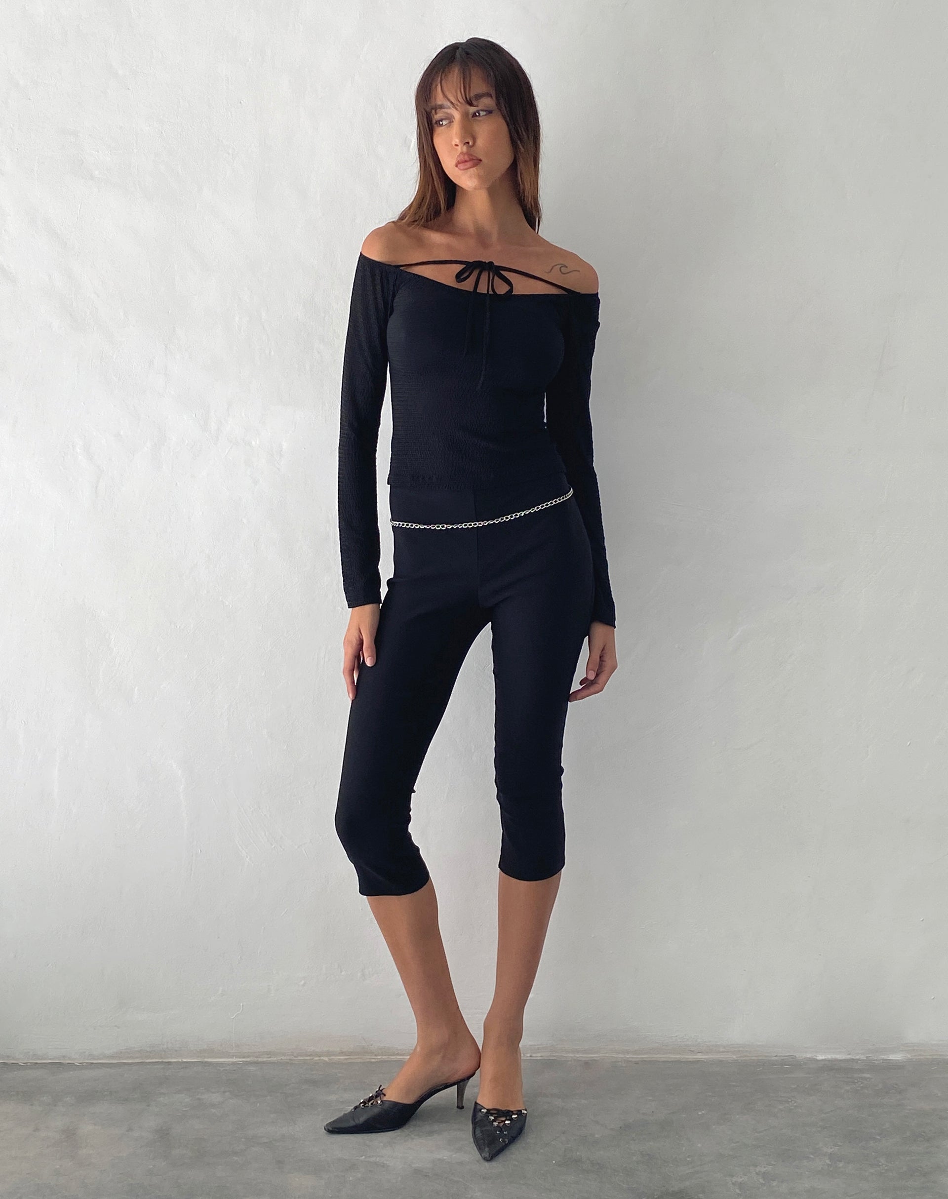 Image of Alondra Langärmeliges Krawatten-Top in strukturiertem Schwarz