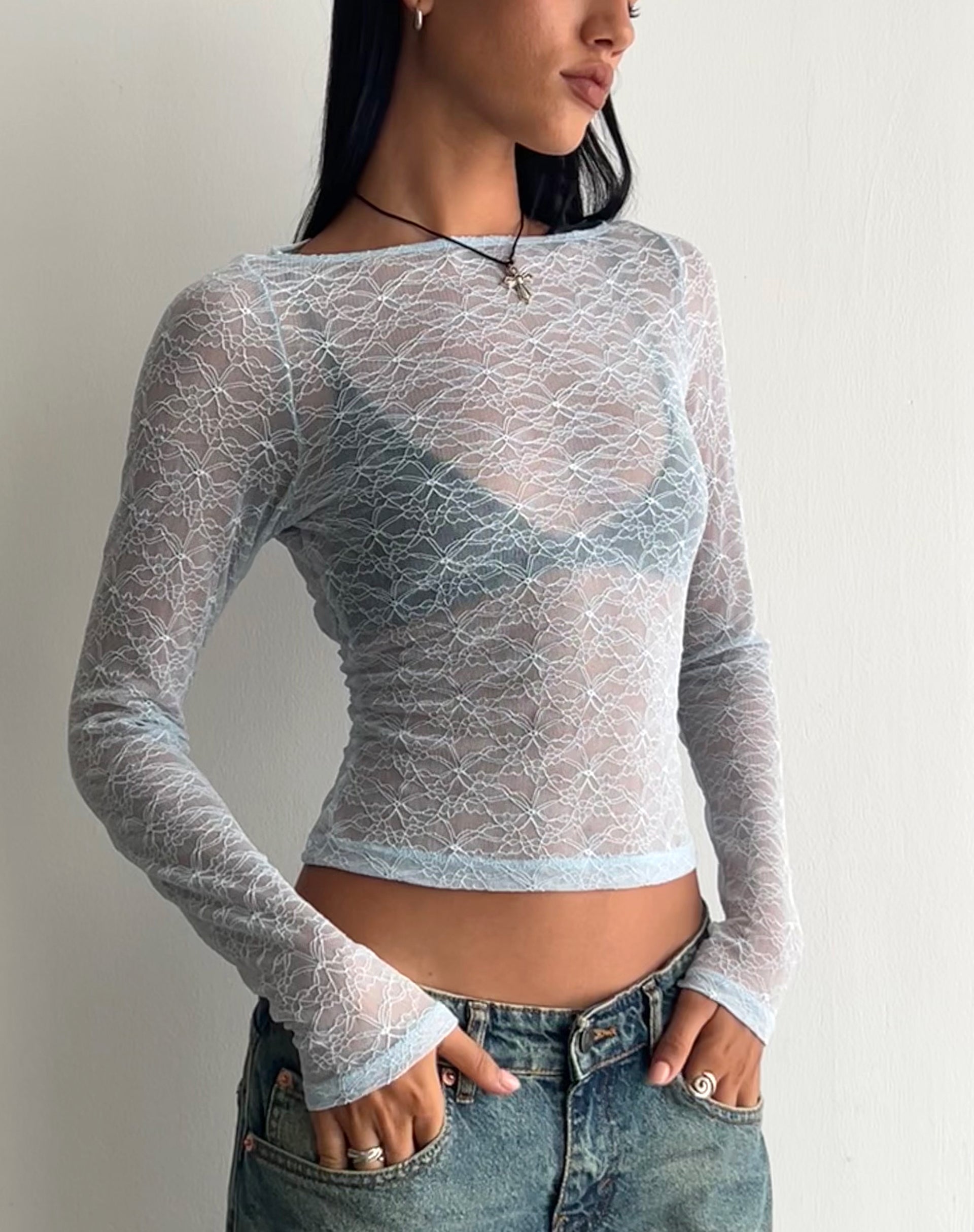 Image of Amabon Langarm-Top aus Spitze in Babyblau