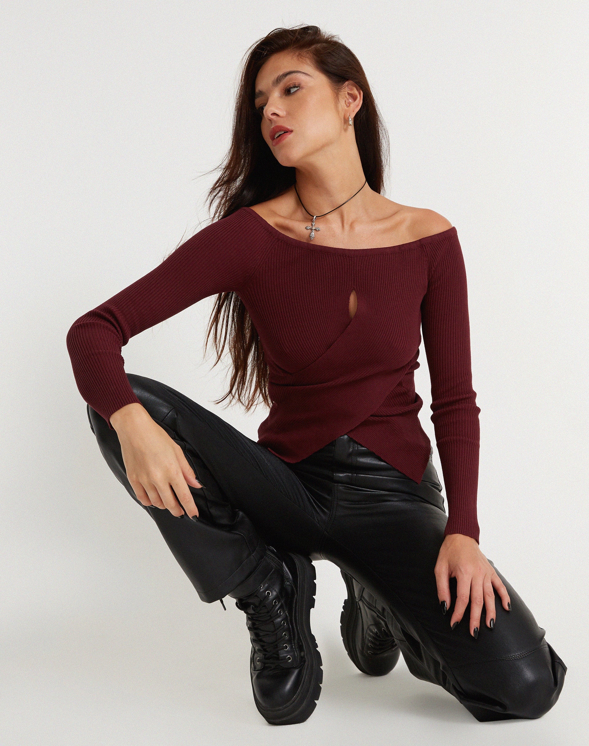 Image of Amandari Bardot Langarm-Top in Marron