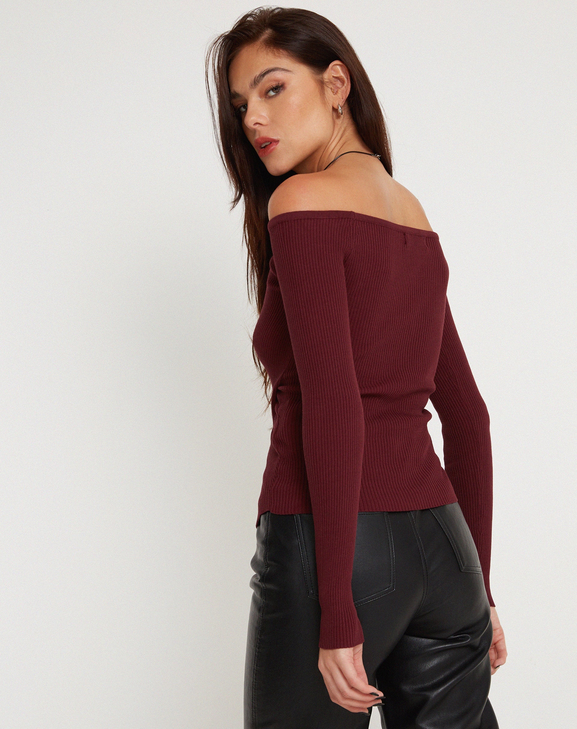 Image of Amandari Bardot Langarm-Top in Marron