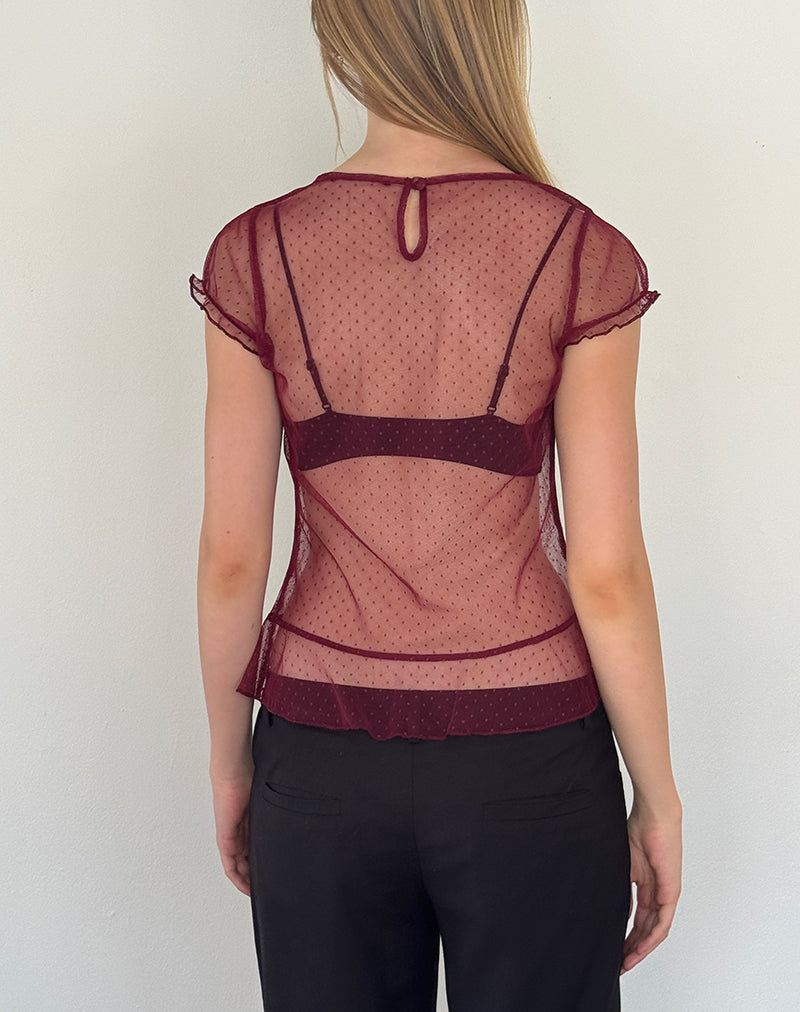 Image of Amrita Top aus burgunderfarbenem Dobby Mesh