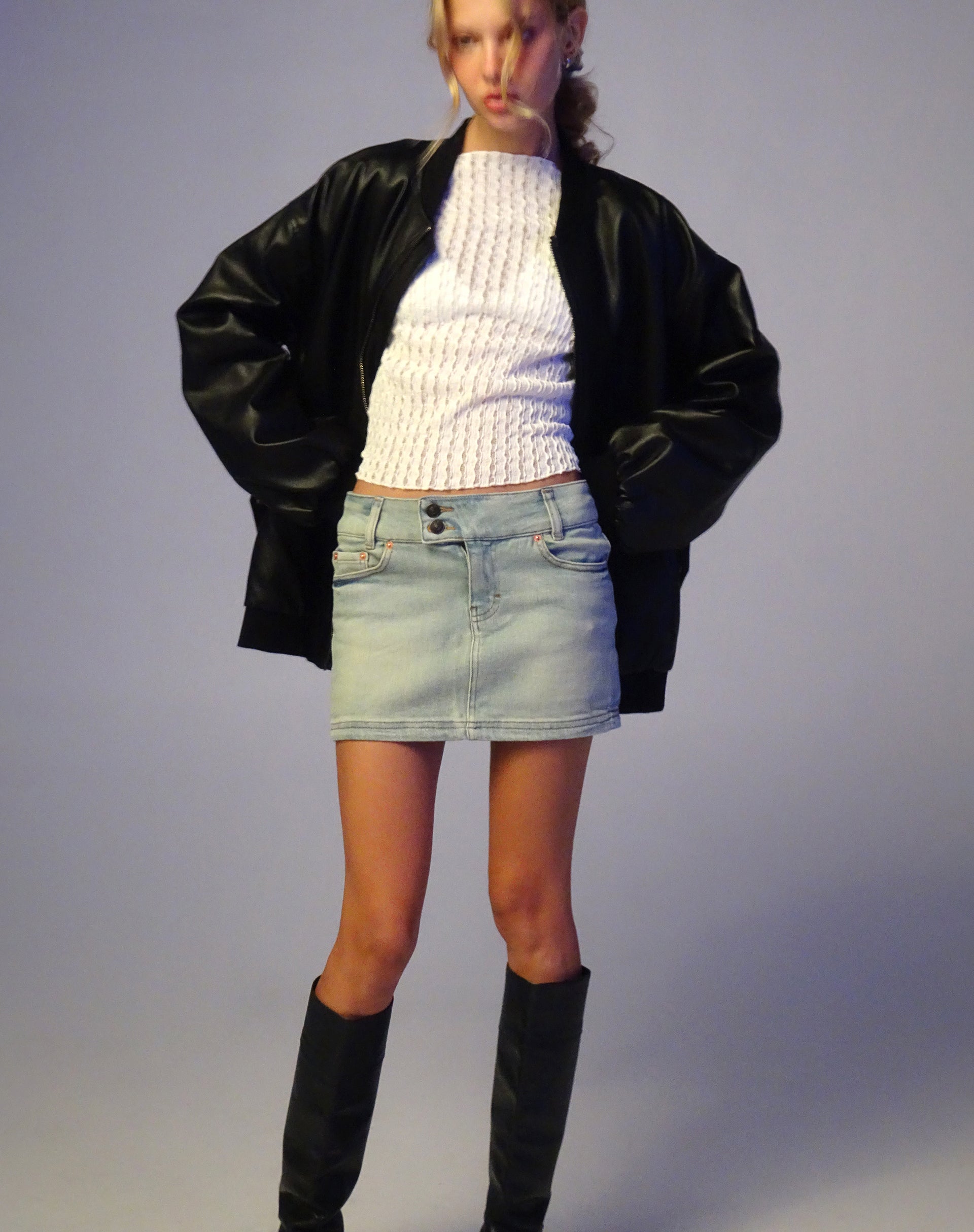 Bild von Low Rise Denim Mini Rock in Super Bleach