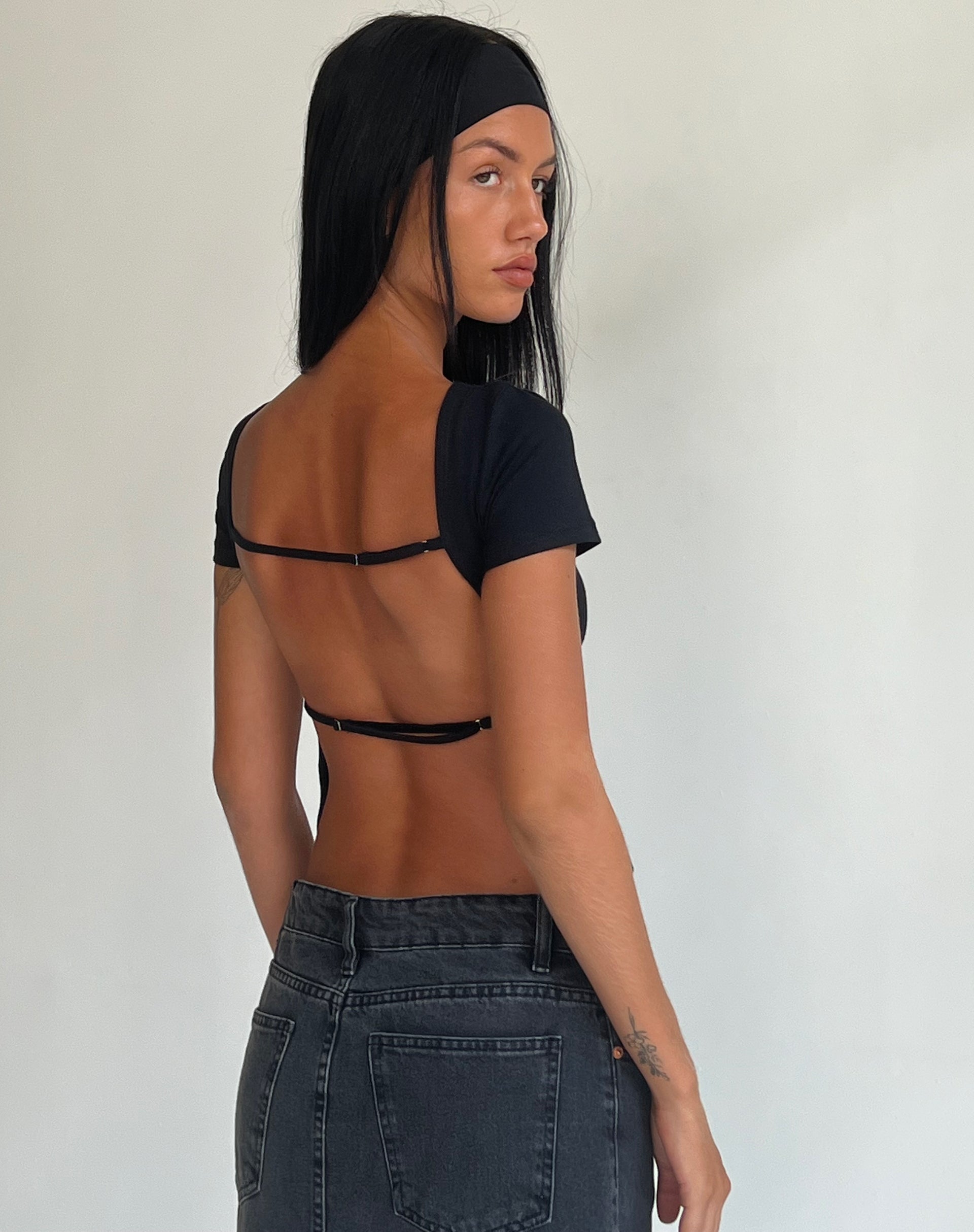 Bild von Anita Open Back Top in Schwarz