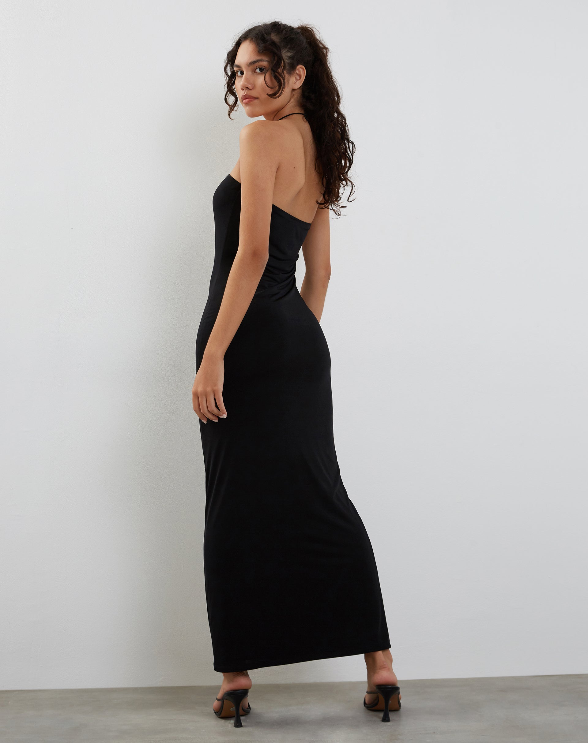 Image of Annalise Bandeau Maxikleid in Schwarz